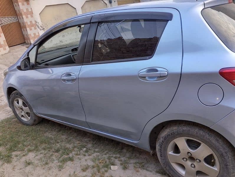 Toyota Vitz 2013/2016 1