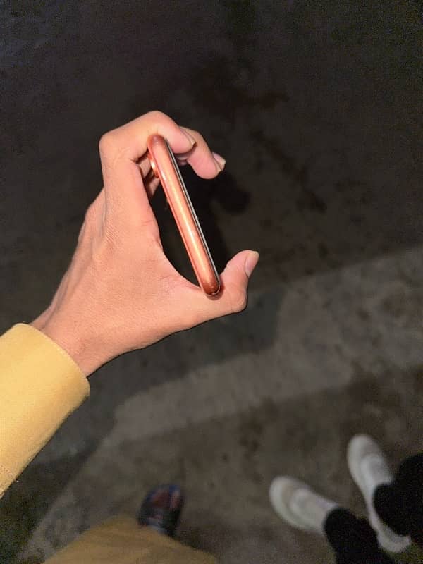 iphone  XR JV 3