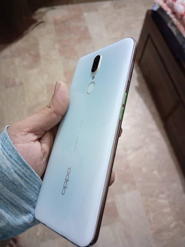 oppo f11 8-256 2