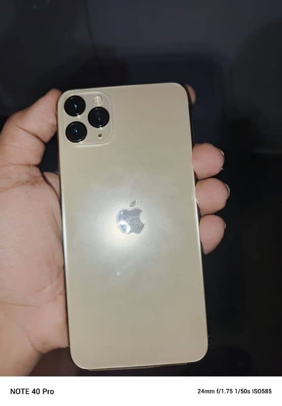 iphone 11 pro Max Gold Colour 0