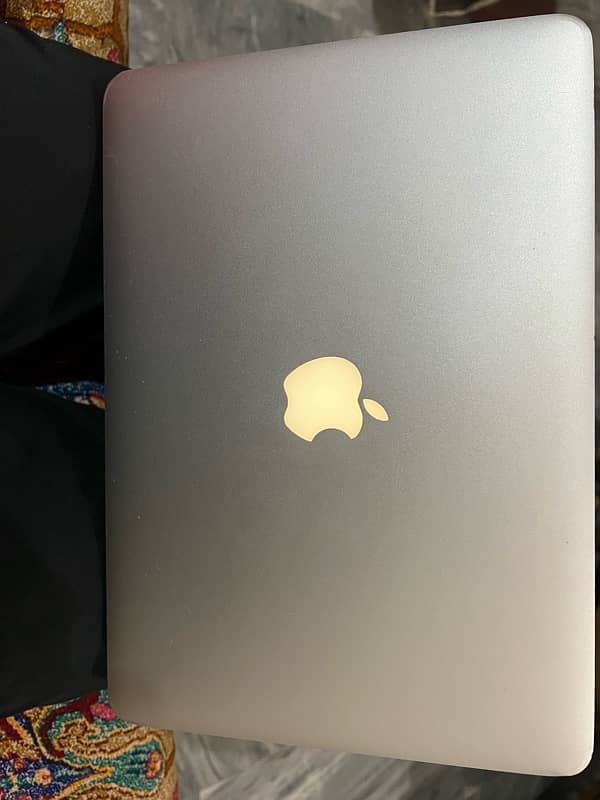 MacBook Pro 2015 8/256 not a single fault 5