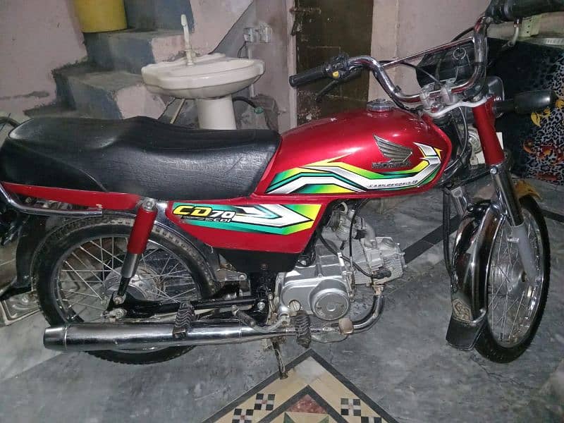 Honda 70 available in good condition /23 hai 1