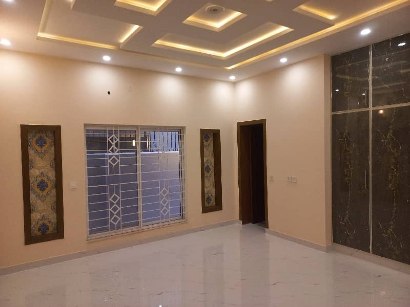 10 Marla Luxury House For Sale 20