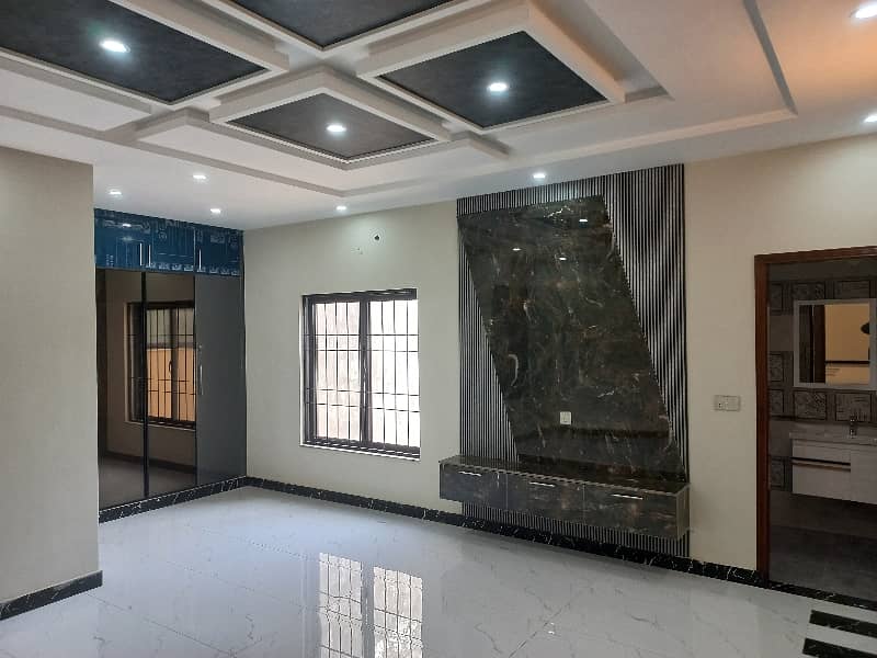 10 marla luxury house for sale at investor price 6