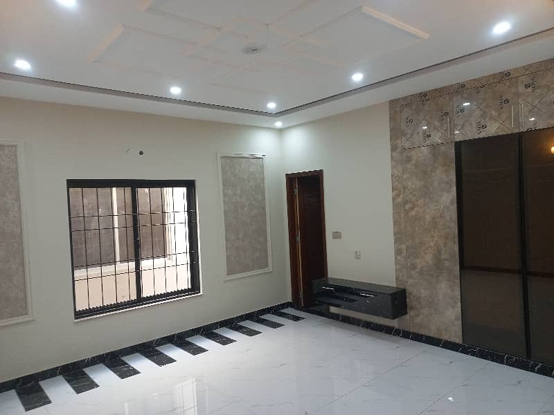 10 marla luxury house for sale at investor price 8