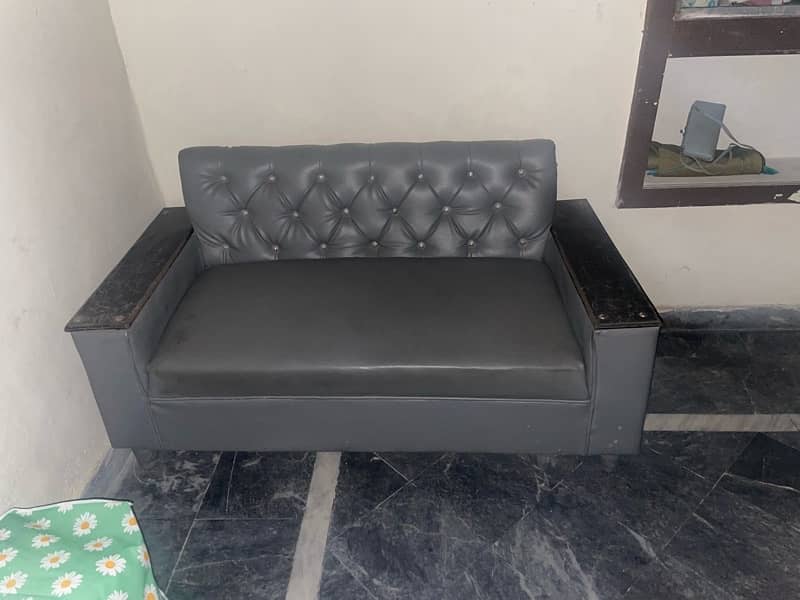 3+4 seat sofa good condition, good design 1