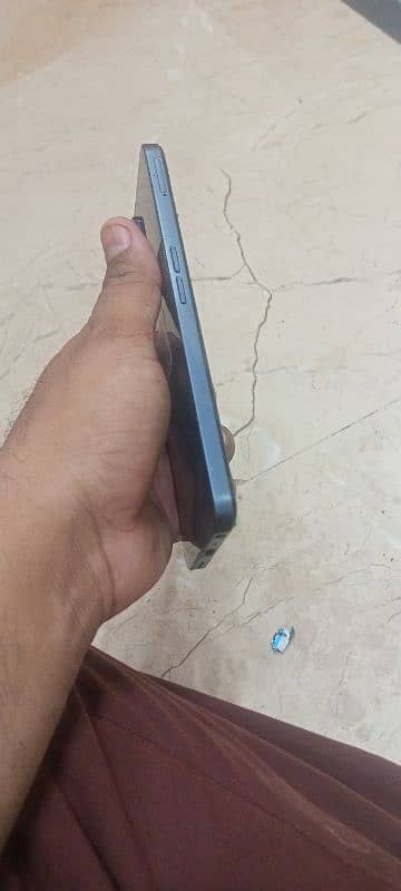 Narzo 50a Realme 4/128 set bilkul ok hai Dabba bhi hai 4