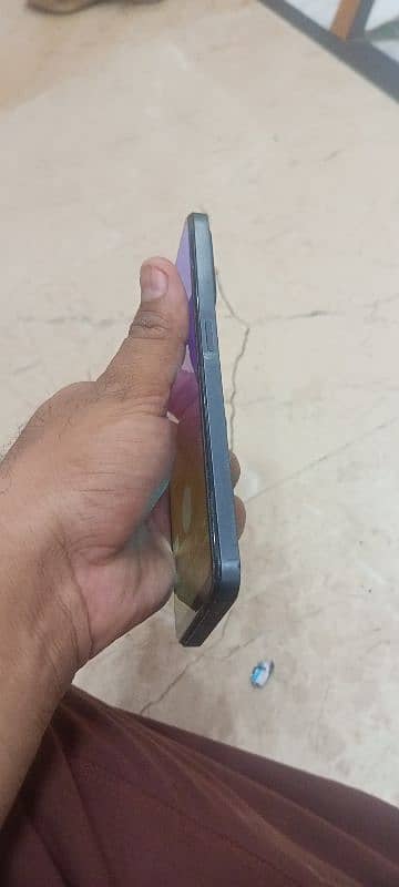 Narzo 50a Realme 4/128 set bilkul ok hai Dabba bhi hai 6