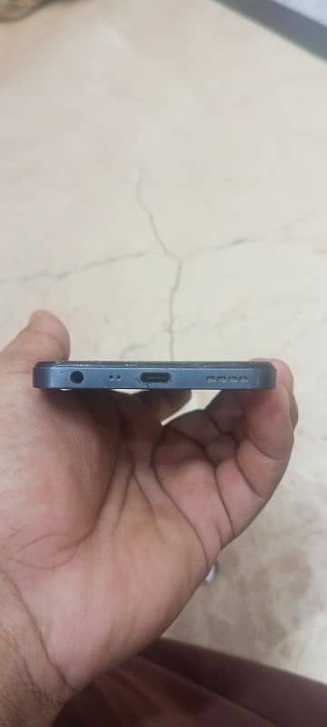 Narzo 50a Realme 4/128 set bilkul ok hai Dabba bhi hai 12