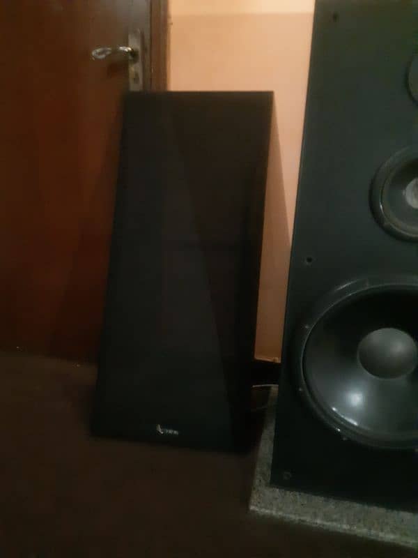 Infinity SM 150  speakers 15" woofer 30to300 watt perfect condition 3