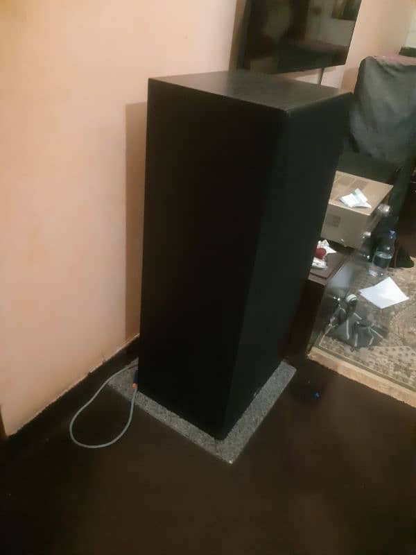 Infinity SM 150  speakers 15" woofer 30to300 watt perfect condition 4