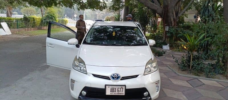 Toyota Prius 2013 1