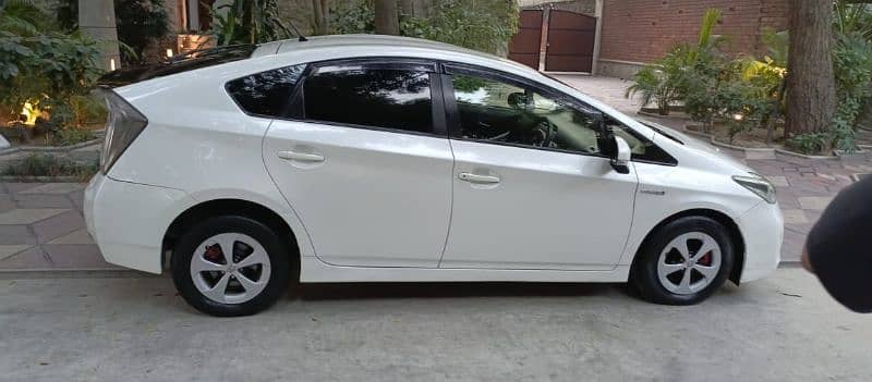 Toyota Prius 2013 3