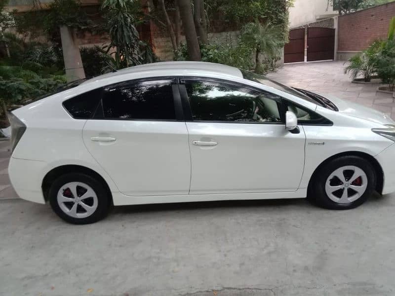 Toyota Prius 2013 16