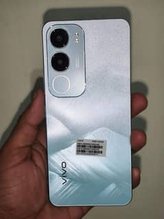 vivo y19s with box