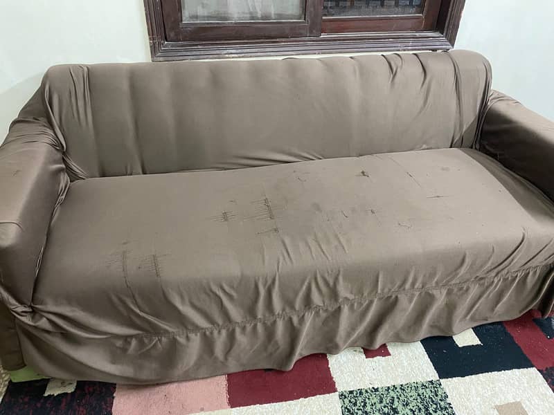 5 seater sofa set almost new foam and cusions 1