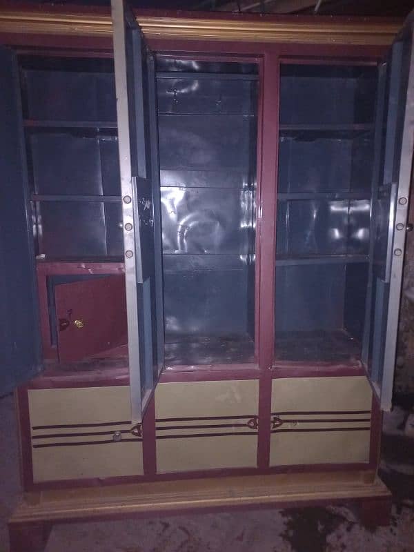 3 ply wardrobe for sale urgently 2