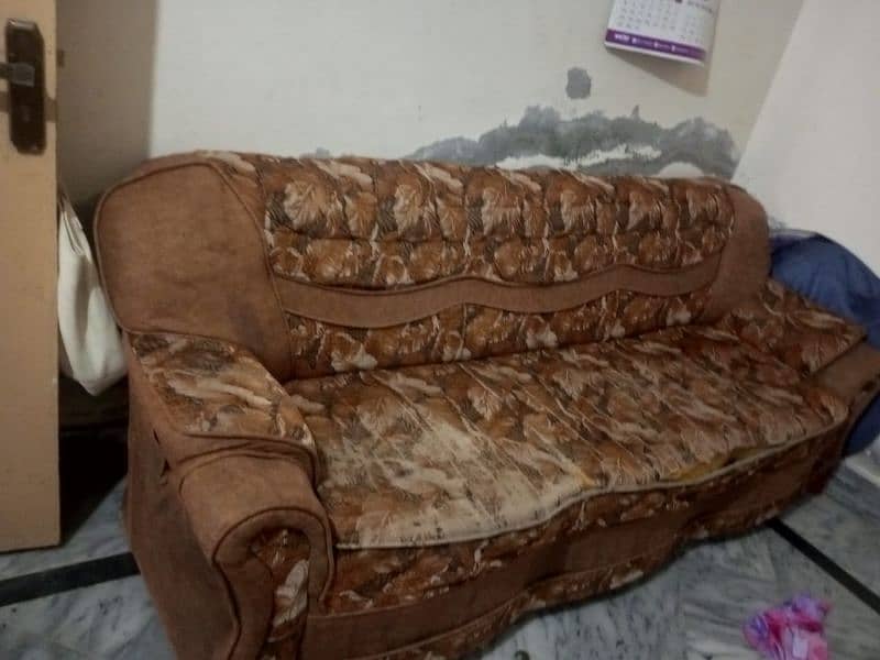 5 seated sofa 1