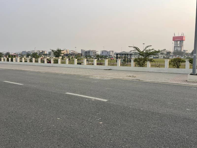 01 Kanal Possession Residential Plot Near To MacDonald's Z1-Block For Sale DHA Phase 7 4