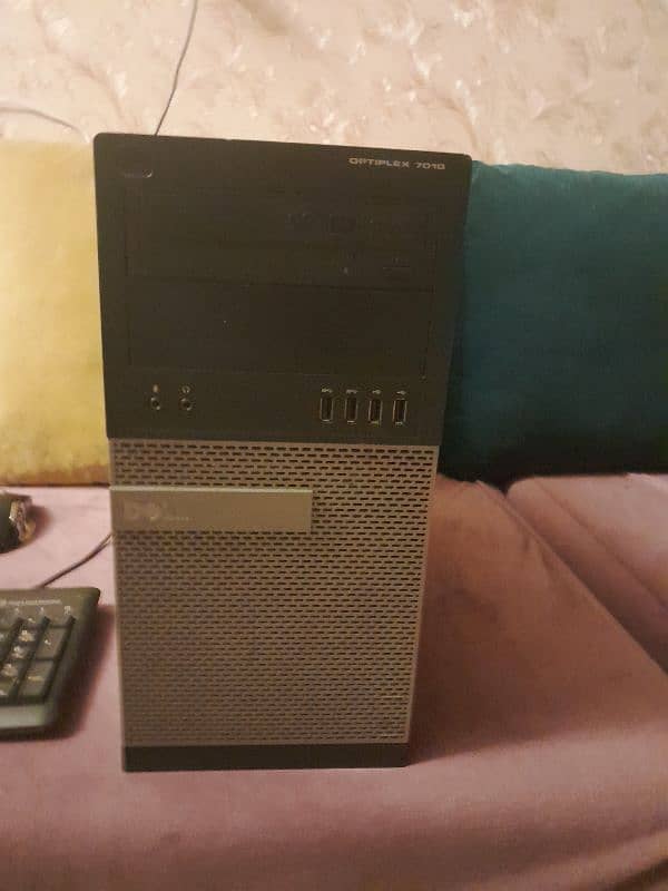 gaming pc for urgent sale because of going to dubai 0