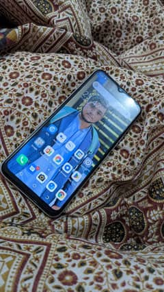 Tecno spark 8c 4+2/128 condition 10/10