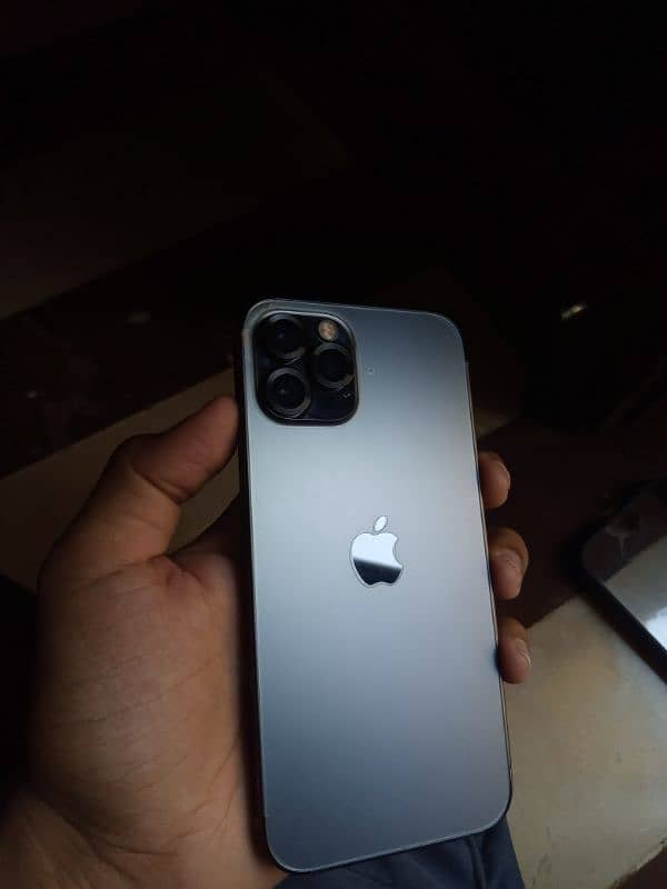 Iphone 12 pro 128gb 10/10 condition Jv . 4