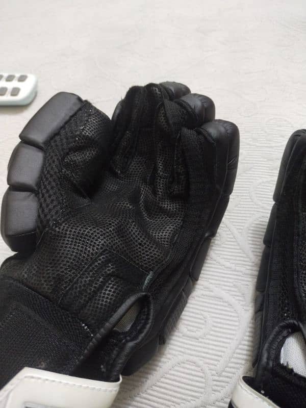 Hard Ball Left Handed Gloves 0