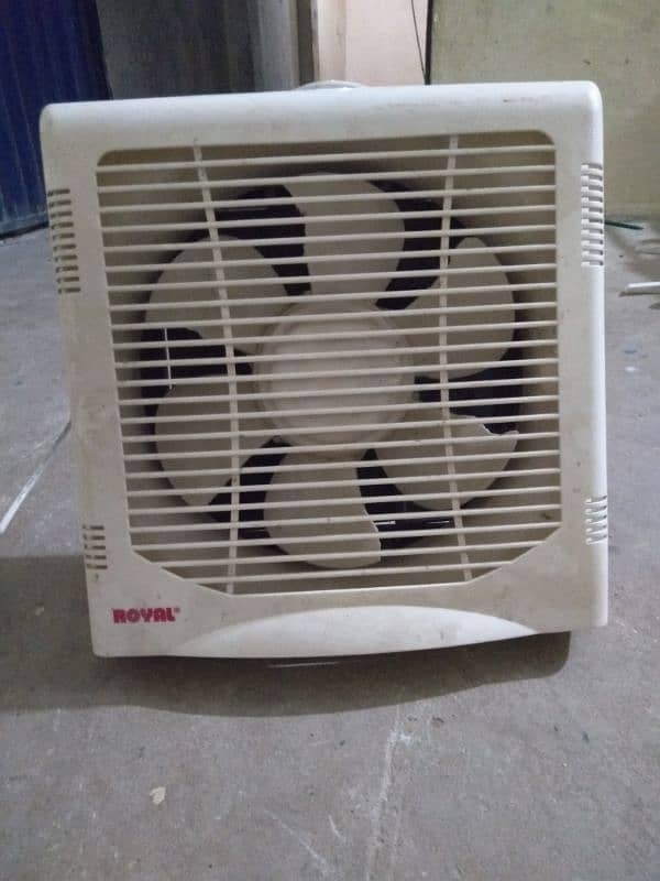 one exhaust AC room Wala fan 10/10 condition 2 month only used 0