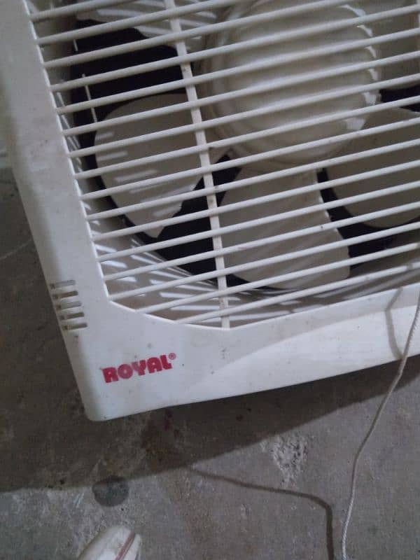 one exhaust AC room Wala fan 10/10 condition 2 month only used 5