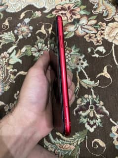 iphone xr 80 health water pack hay back minor crack all ok no open