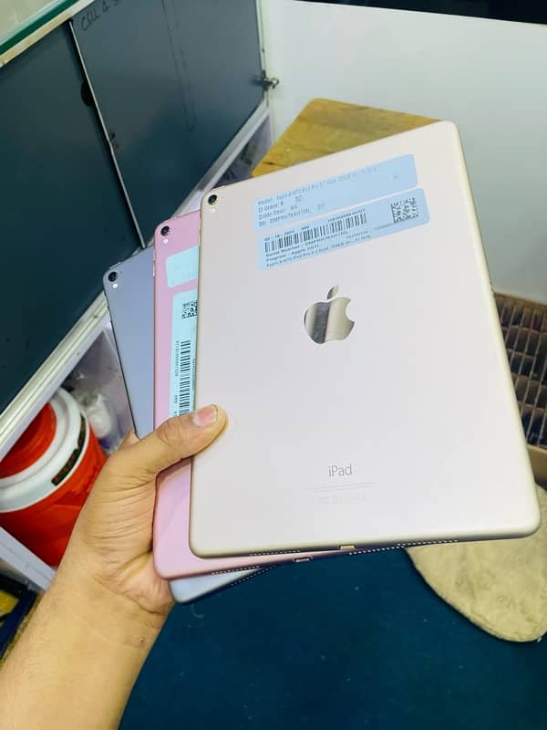 Ipad pro 2016 128GB jv non pta 9.7 inch display 1