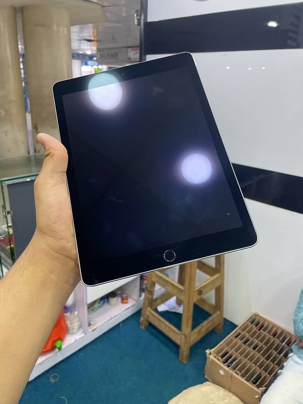 Ipad pro 2016 128GB jv non pta 9.7 inch display 8