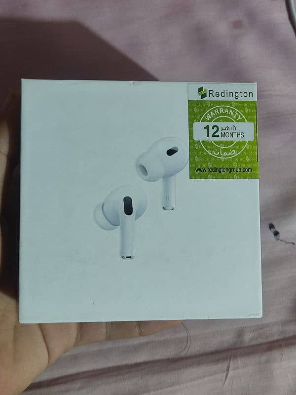 AirPods 2nd Gen with megsafe charging case 0