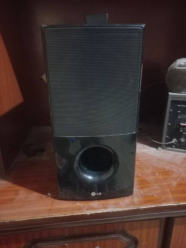 home theater speaker 0