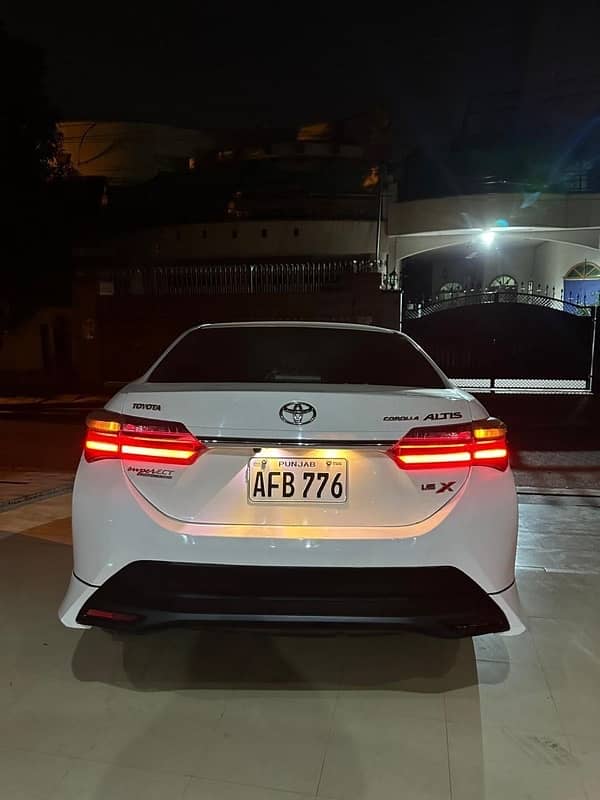 Toyota Corolla Altis 2021 4