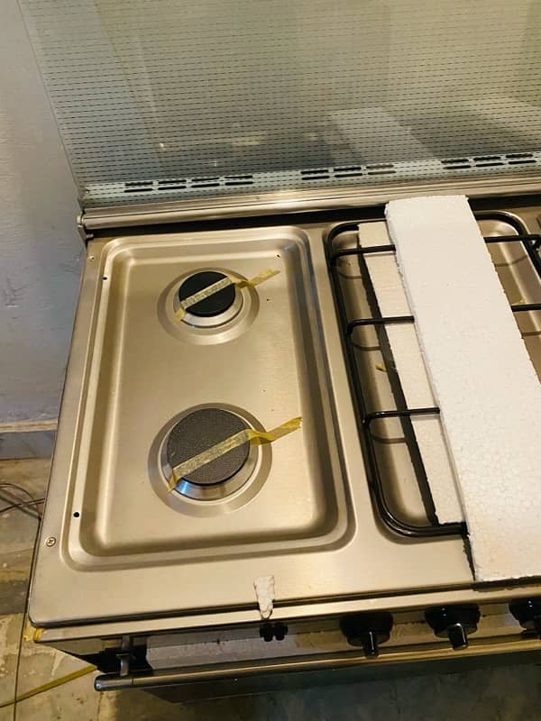 Brand new 5 Burners Glass top Cooking Range 4