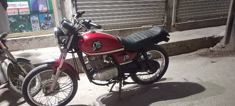 Suzuki GS 150 3