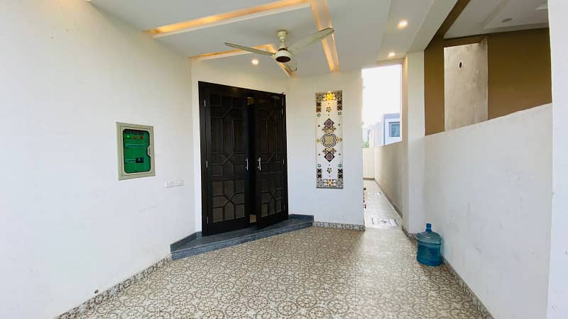 5 Marla Near Park House For Rent In DHA Lahore 1