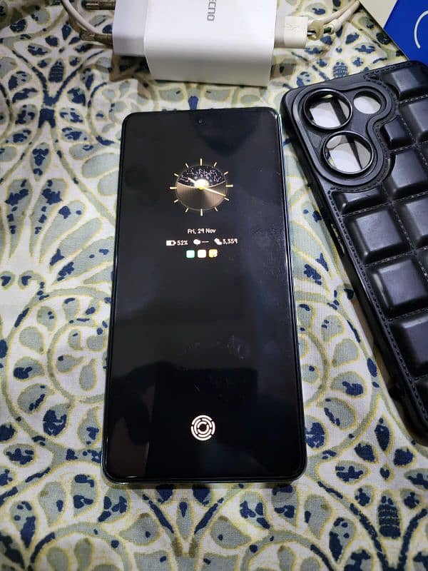 SELLING TECNO CAMON 20 2