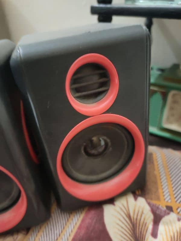 Usb Powered desktop speakers 3