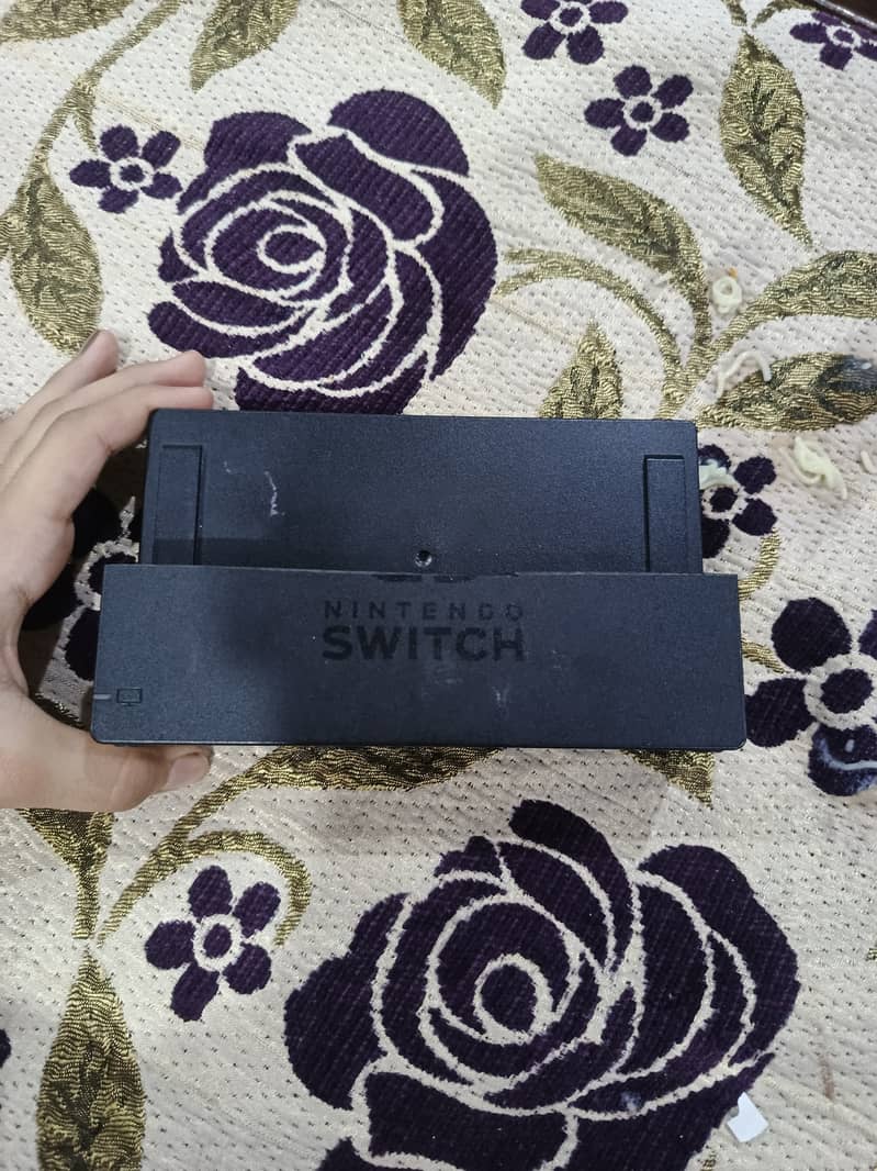 Nintendo switch v2 in good condition exchange possible 3