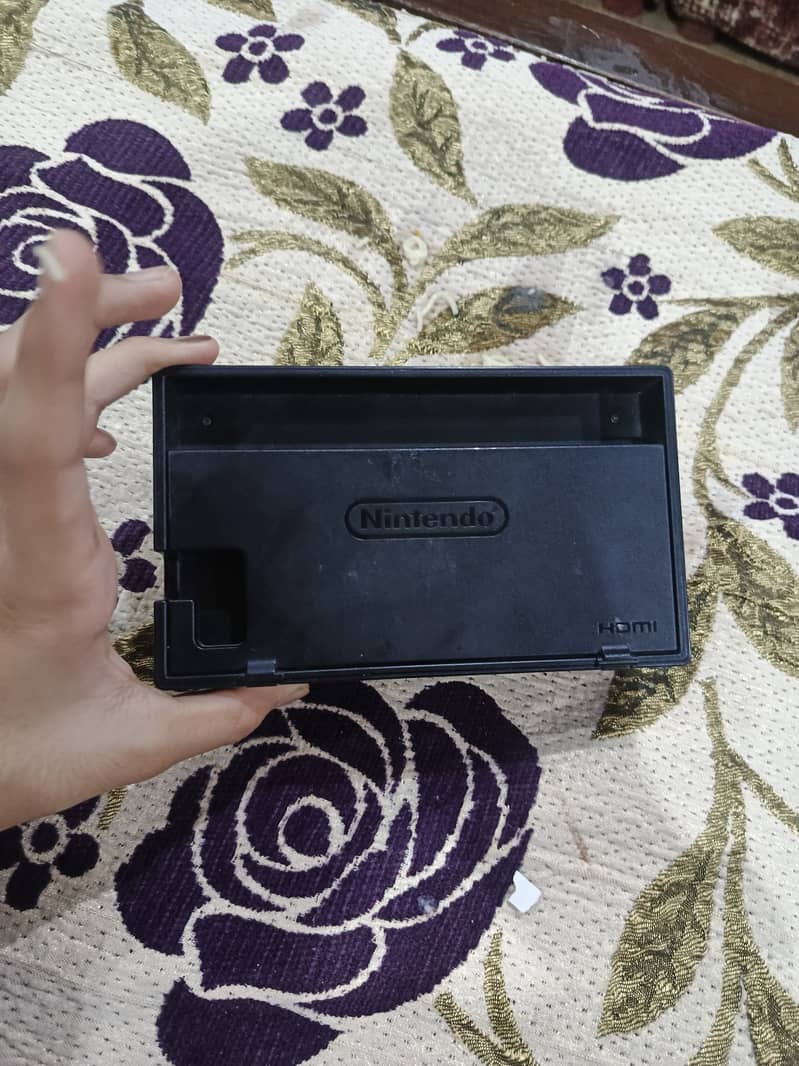 Nintendo switch v2 in good condition exchange possible 4