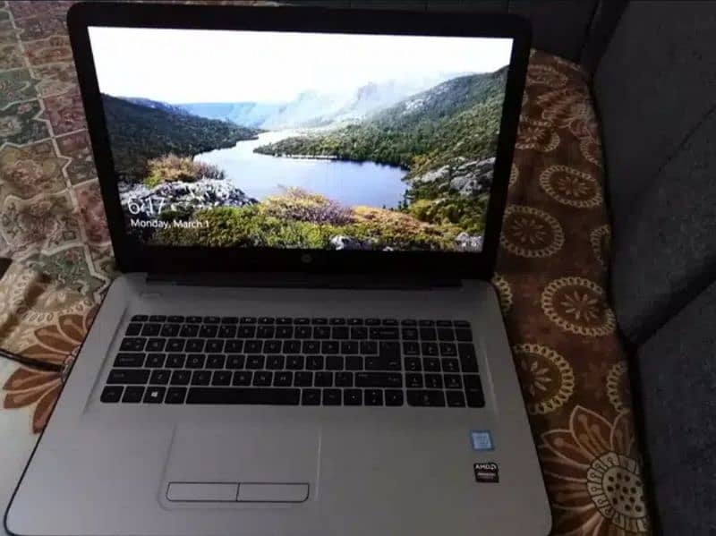 HP Notebook i7 - 7th Generation 1