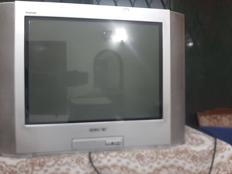 Used Sony TV colored WITH FREE TROLLEY 0