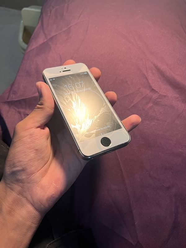 iphone 5s good condition 5