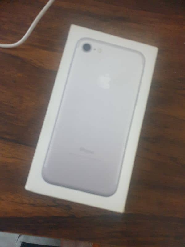 iphone 7 silver 32 GB PTA Approved 2