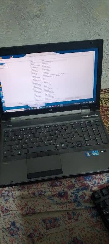 HP EliteBook 8570w Workstation 0