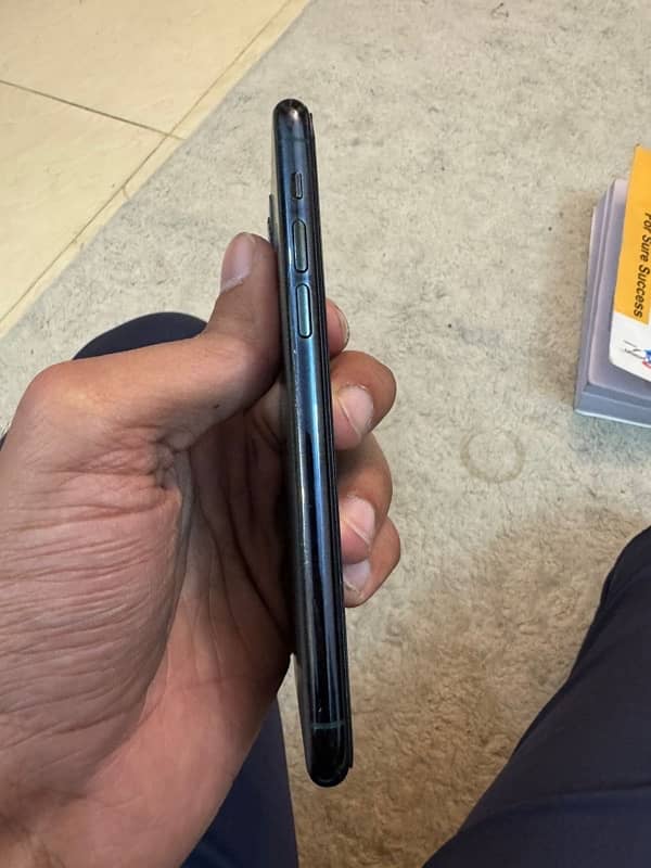 Iphone 11 pro PTA approved 5