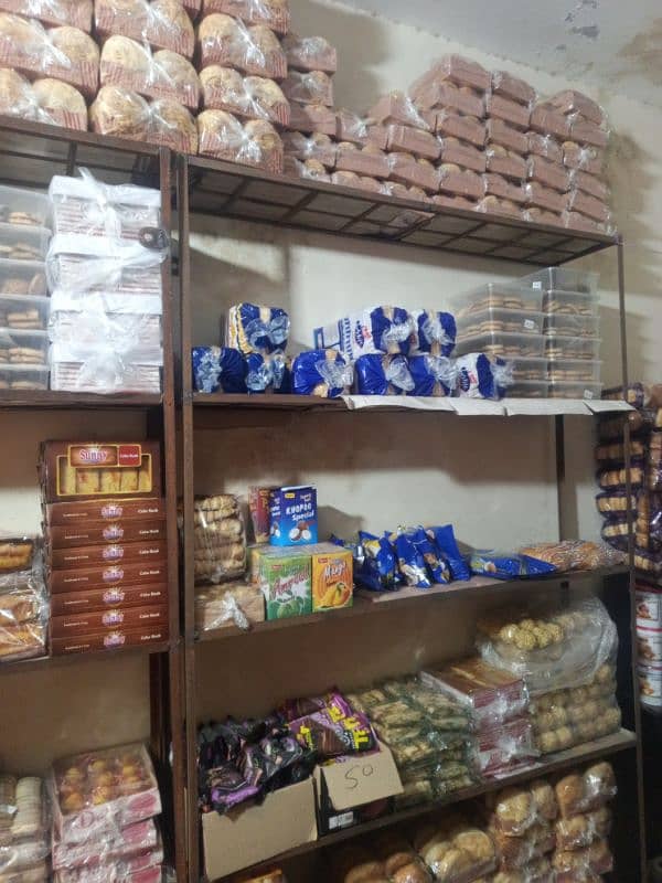 Bakery ki tmam products tmam customer k lye whole sale per 18