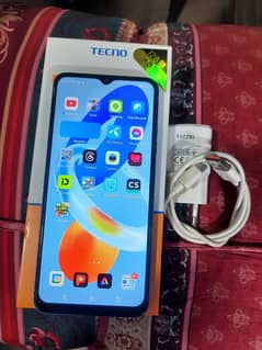 tecno spark 10 complete saman 4+4/128 condition 10/10 no#03366837312